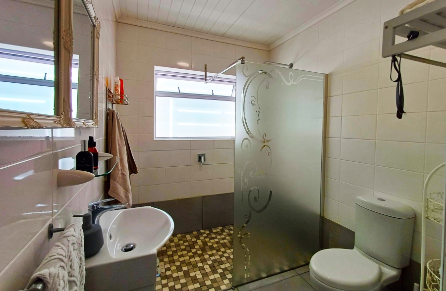 2 Bedroom Property for Sale in Palmiet Western Cape
